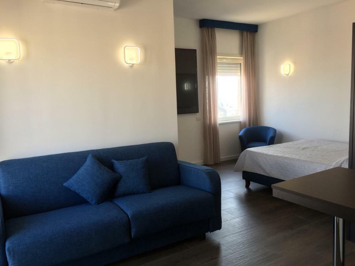 Residenza Garibaldi Apartment Naples Luaran gambar