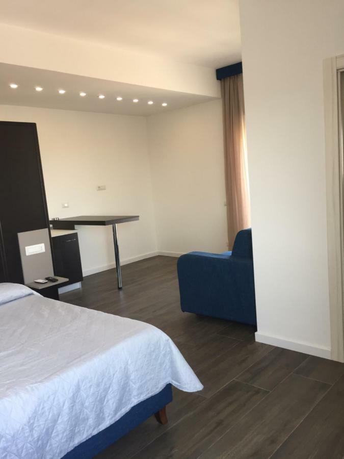 Residenza Garibaldi Apartment Naples Luaran gambar